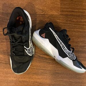 Nike Men’s Sneakers Sz 8